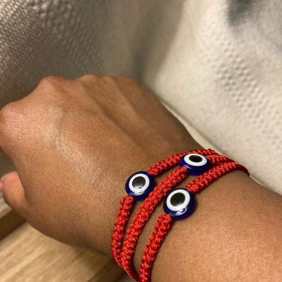 Set of three red braided bracelets - Picture 7 of 8